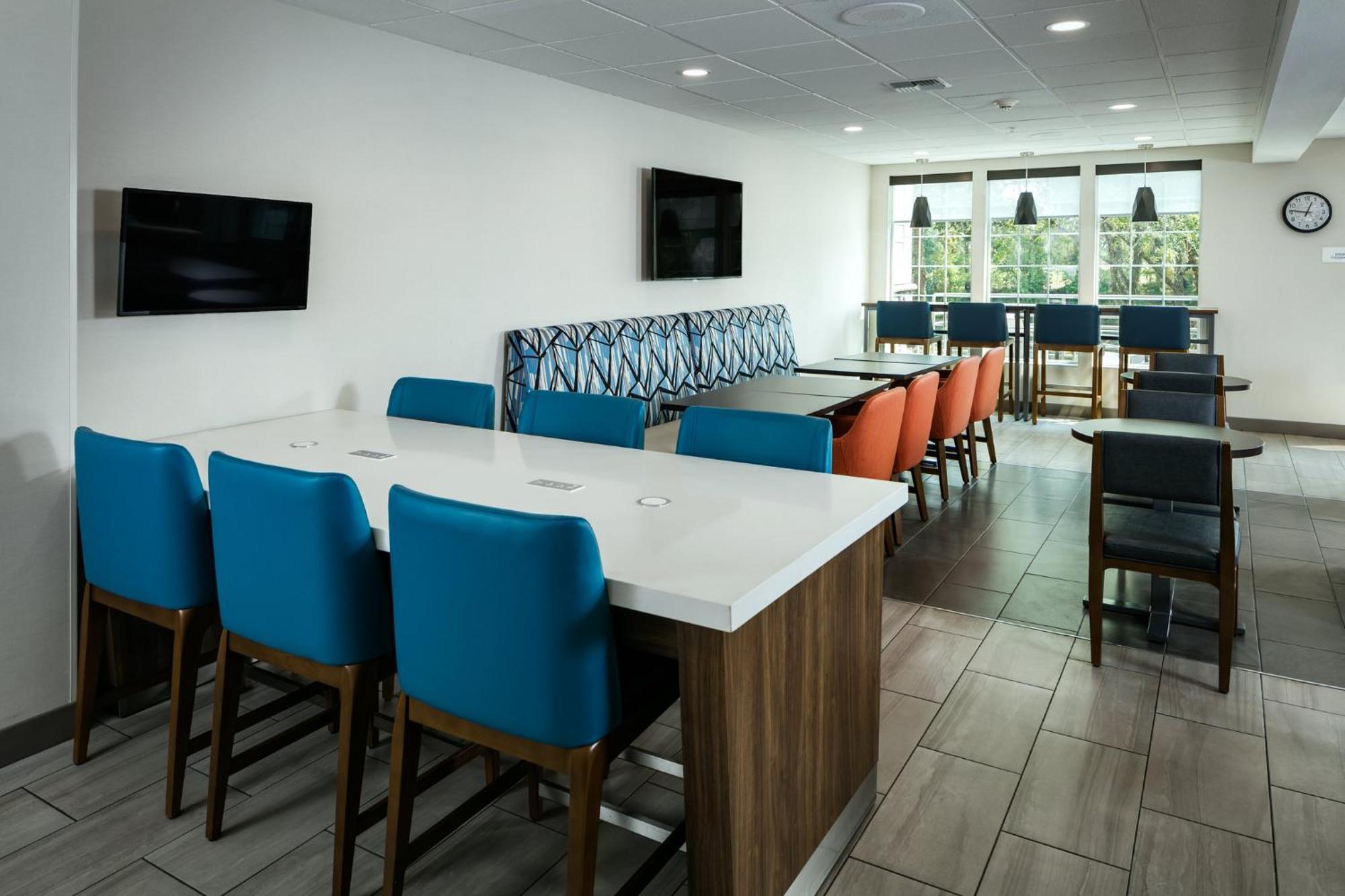 Holiday Inn Express Corvallis-On The River By Ihg Exterior photo