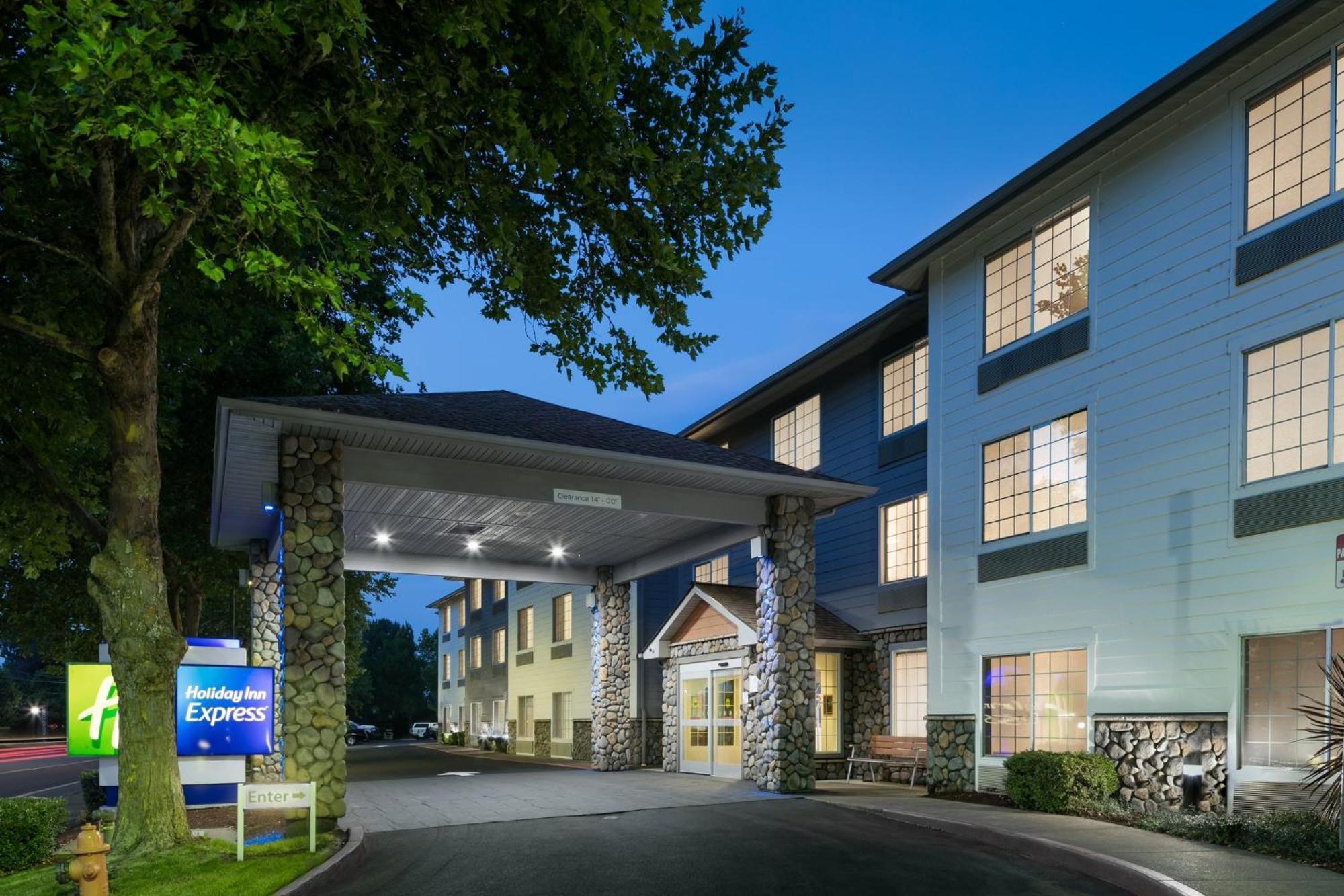 Holiday Inn Express Corvallis-On The River By Ihg Exterior photo